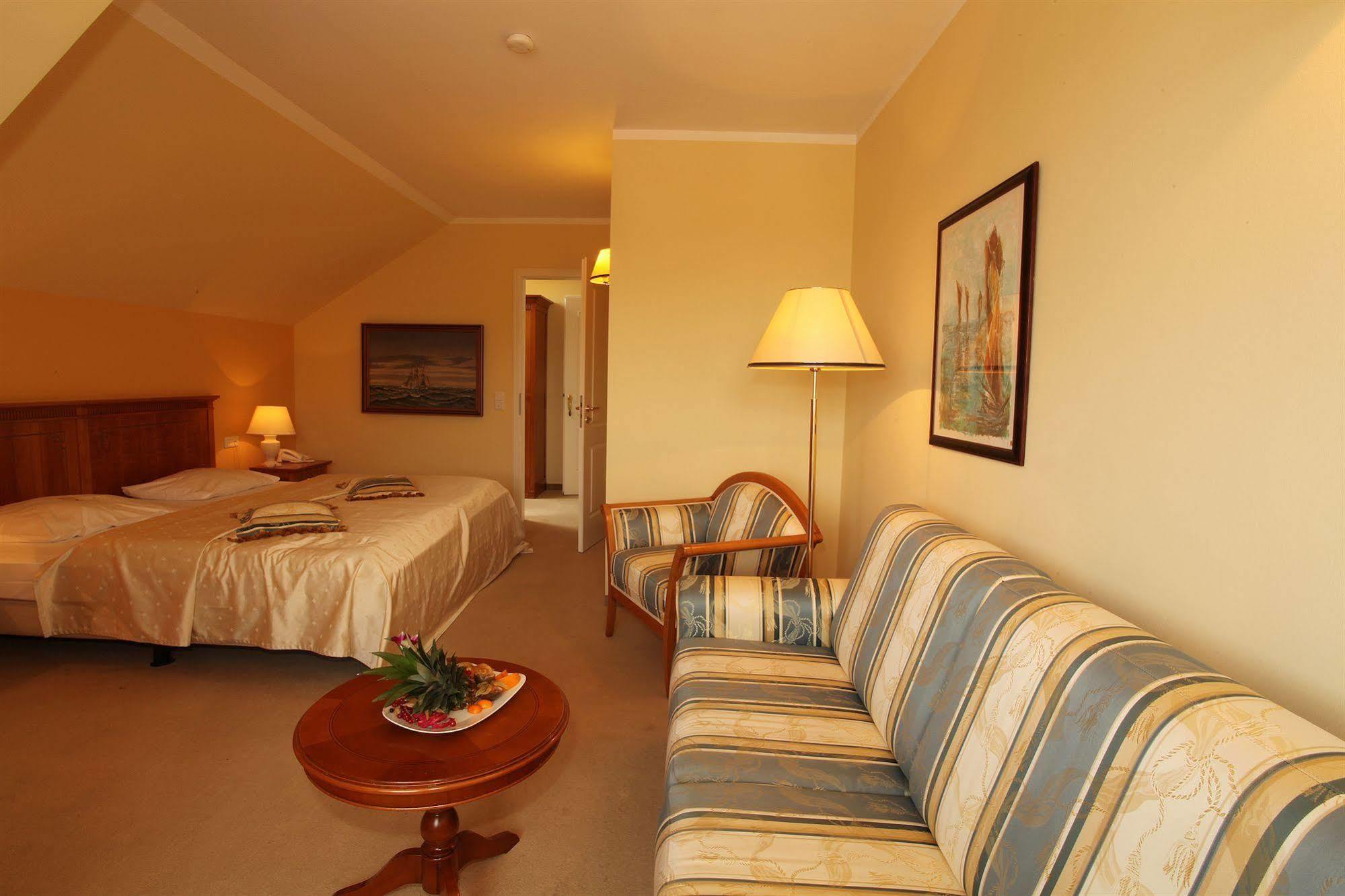Strandhotel Deichgraf Graal-Muritz Bagian luar foto